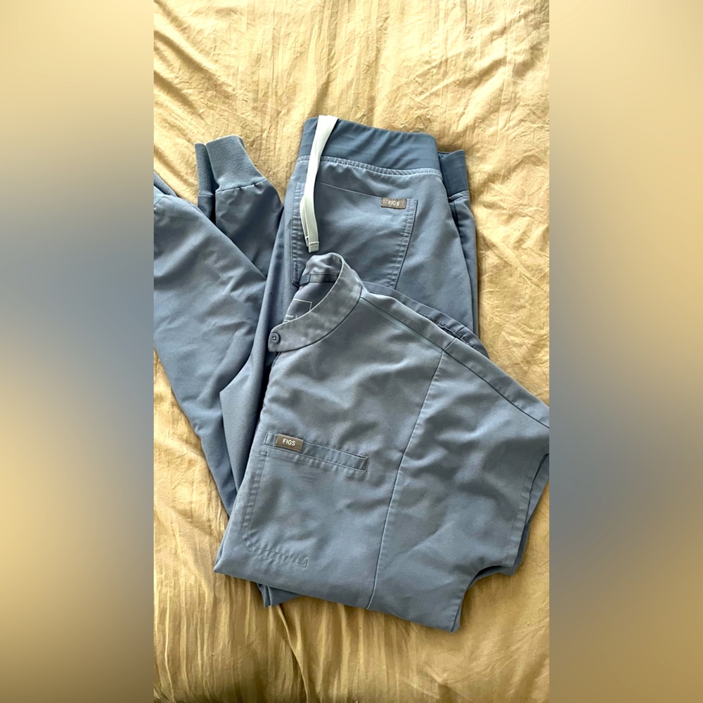 FIGS Vapor Blue Scrub Set